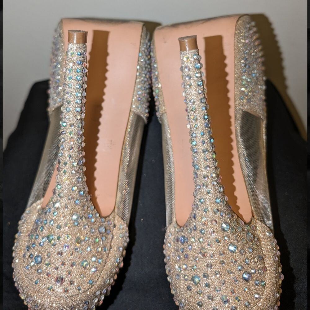 De Blossom Collection Kinko Bejeweled Platform Pumps GUC - Picture 8 of 13
